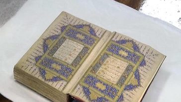 Le Coran du musée du Palais du Topkapi à Istanbul (Turquie)